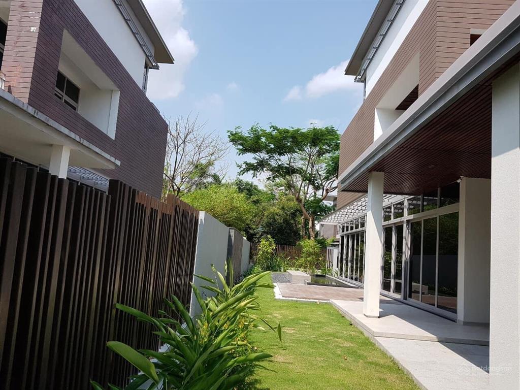 Riviera cove căn góc 2 mặt tiền. dt đất 460m2. nhà thô. sổ hồng sẵn. giá 52.5 tỷ