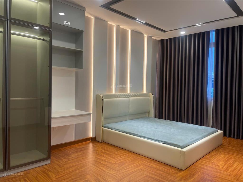 Biệt thự sông lucasta q9.dt 480m2 căn 2 mặt tiền. nhà hoàn thiện nội thất. sân vườn rộng. sổ sẵn