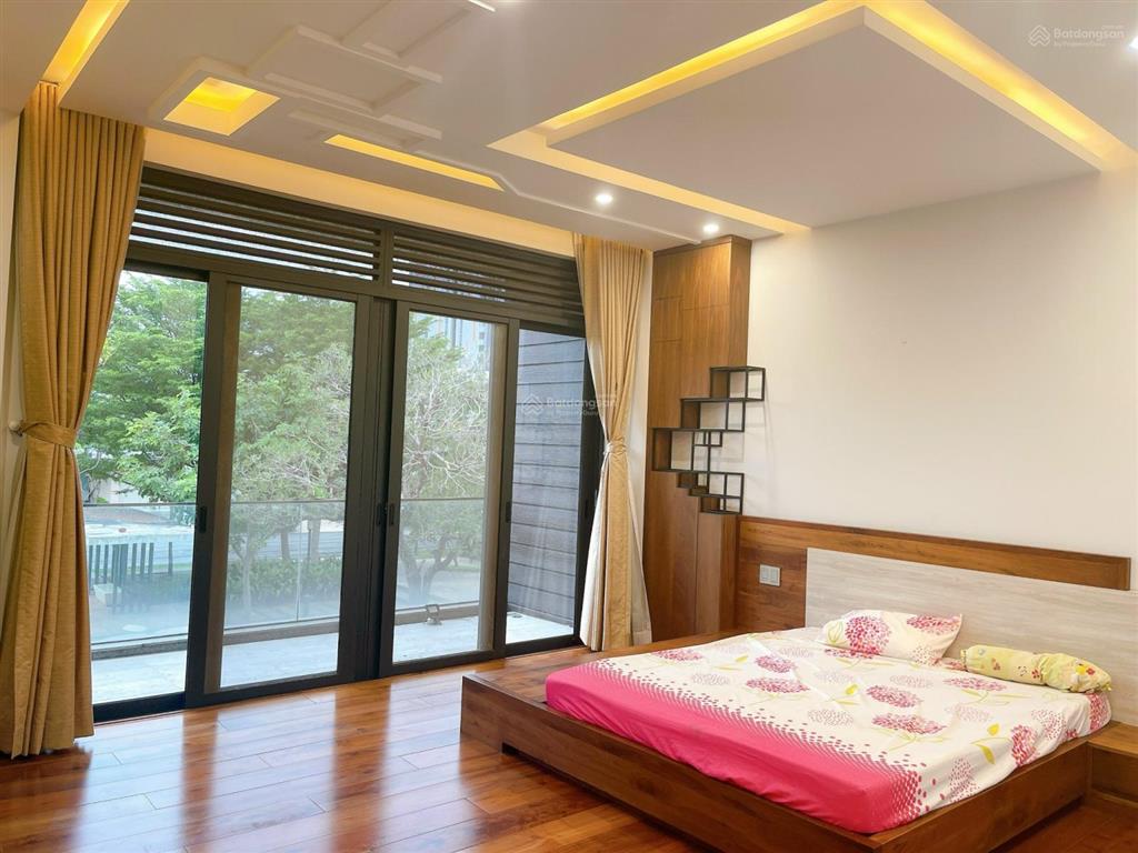 Biệt thự sông lucasta q9.dt 480m2 căn 2 mặt tiền. nhà hoàn thiện nội thất. sân vườn rộng. sổ sẵn