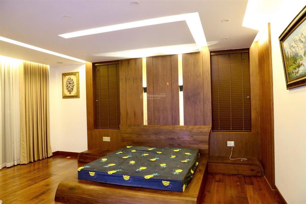 Biệt thự sông lucasta q9.dt 480m2 căn 2 mặt tiền. nhà hoàn thiện nội thất. sân vườn rộng. sổ sẵn