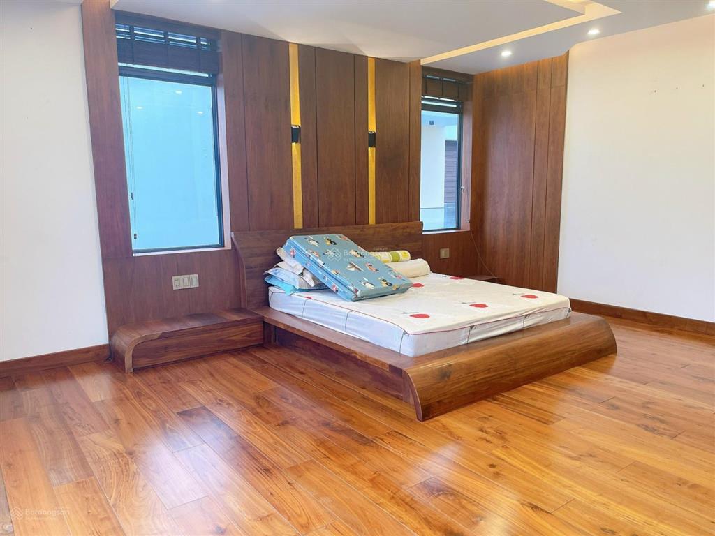 Biệt thự sông lucasta q9.dt 480m2 căn 2 mặt tiền. nhà hoàn thiện nội thất. sân vườn rộng. sổ sẵn