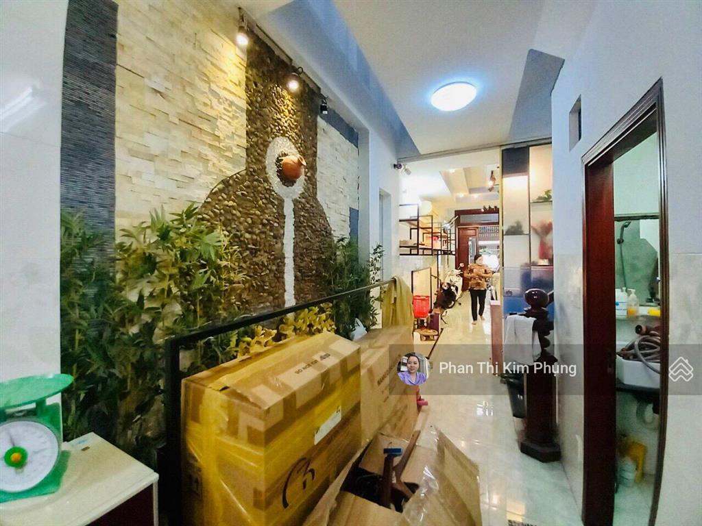 Mặt tiền đường 30/4  nhà đúc thật 2 lầu + sân thượng, vị trí kinh doanh sầm uất  giá chỉ 12 tỷ