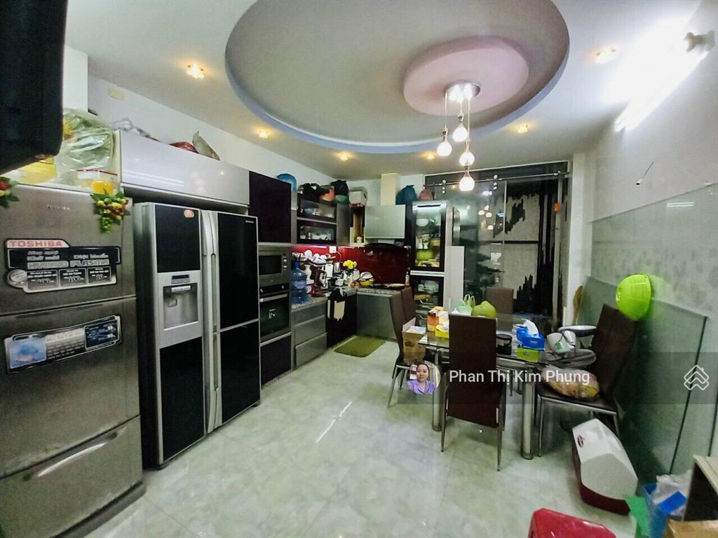 Mặt tiền đường 30/4  nhà đúc thật 2 lầu + sân thượng, vị trí kinh doanh sầm uất  giá chỉ 12 tỷ