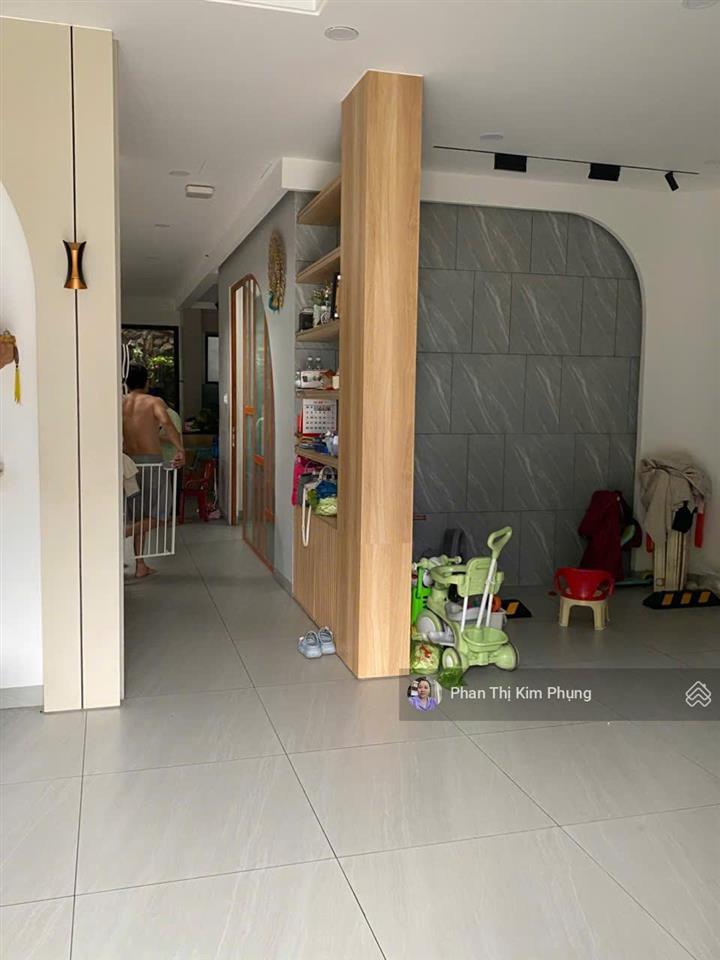 Bán biệt thự đường tân quý  nhà 3 lầu thang máy  7x15.5m  giá 18.9 tỷ  nhà đẹp sang trọng