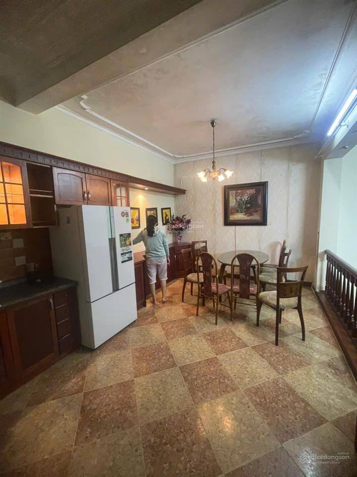 Nguyễn phúc lai  đống đa diện tích 100m2 4 tầng có gara oto thuê 23tr/tháng