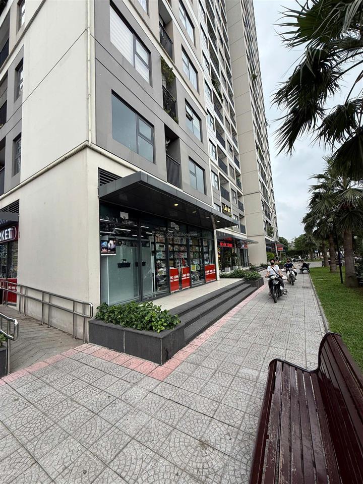 Chính chủ cần bán gấp shophouse lô góc chân đế  vinhomes ocean park 1, dt 74,4m2,  0986 122 ***