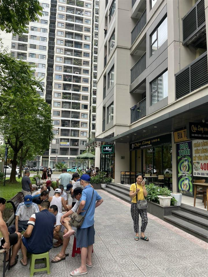 Chính chủ cần bán gấp shop chân đế vinhomes ocean park 1, giá 96tr/m2 0986 122 ***