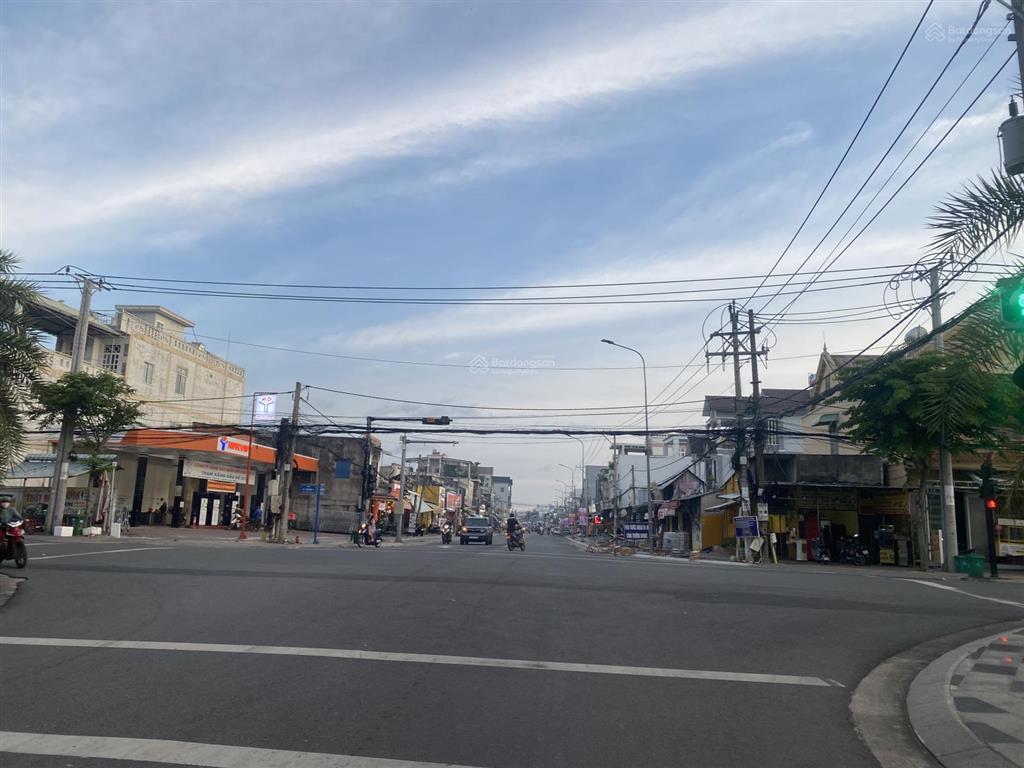 Bán gấp nhà mặt tiền 2 lầu đường 27/4, 300m2, 6,5 tỷ, 5pn, 5wc, xuyên mộc, bà rịa vũng tàu