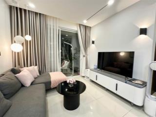 Chính chủ gửi bán view hồ bơi 2.050 tỷ gọi ngay 0706 334 *** mr tú