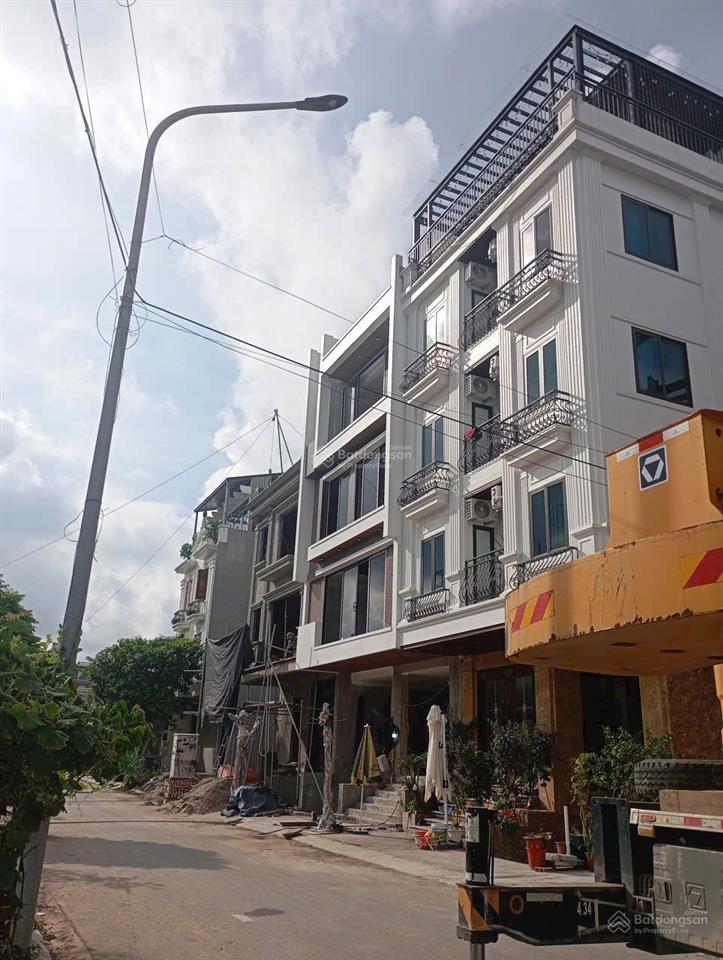 Chuyển nhượng lô đất đấu giá phương canh trịnh văn bô, đường 24m, đối diện dự án vingroup