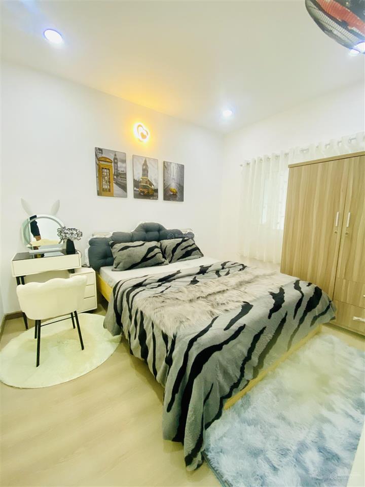 Chính chủ bán nhà full nội thất diẹn tích lớn khu vực sầm uất