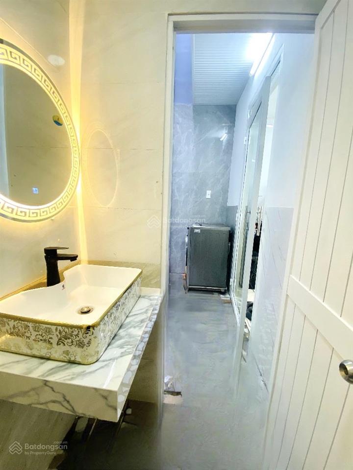 Chính chủ bán nhà full nội thất diẹn tích lớn khu vực sầm uất