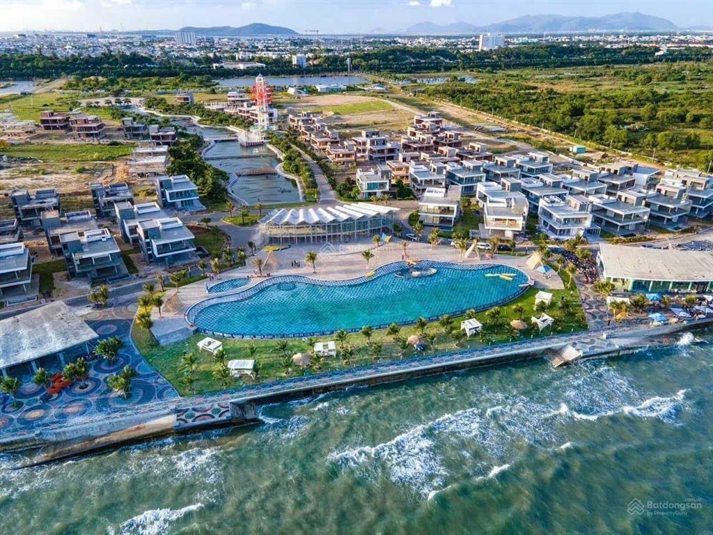 Chính chủ gửi bán căn suất ngoại giao chỉ 62tr/m2, dt 79m2. giá chỉ 4,9 tỷ.  0973 610 ***  tpkd