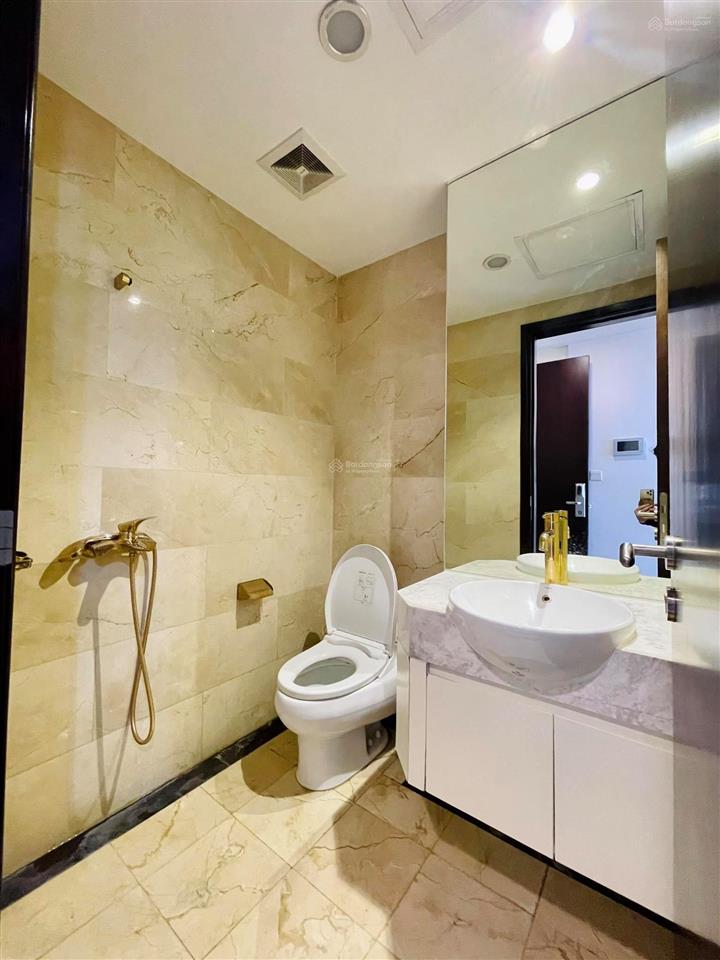 Tôi chính chủ cần bán căn hộ 2pn 70m2 hoà bình green giá rẻ nhất thị trường chỉ 5.7 tỷ, siêu mới