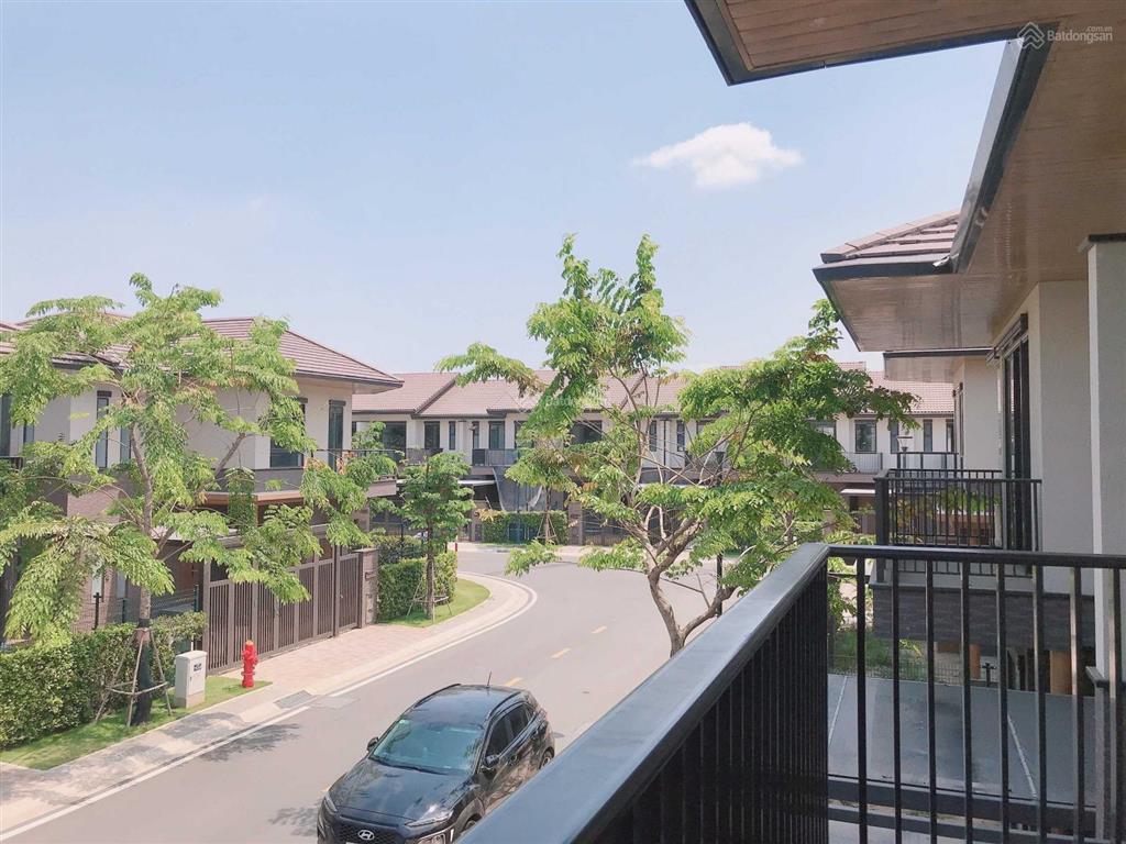 Biệt thự 4 mặt sân vườn waterpoint, cách q7 30'. 480m2 19.1 tỷ view công viên và kênh đào. gốc cđt