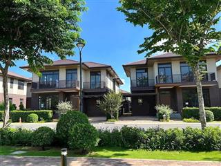 Biệt thự 4 mặt sân vườn waterpoint, cách q7 30'. 480m2 19.1 tỷ view công viên và kênh đào. gốc cđt