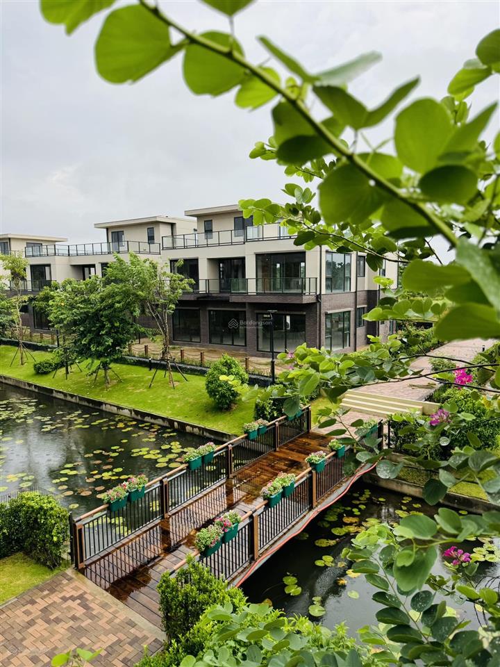 Biệt thự 4 mặt sân vườn waterpoint, cách q7 30'. 480m2 19.1 tỷ view công viên và kênh đào. gốc cđt