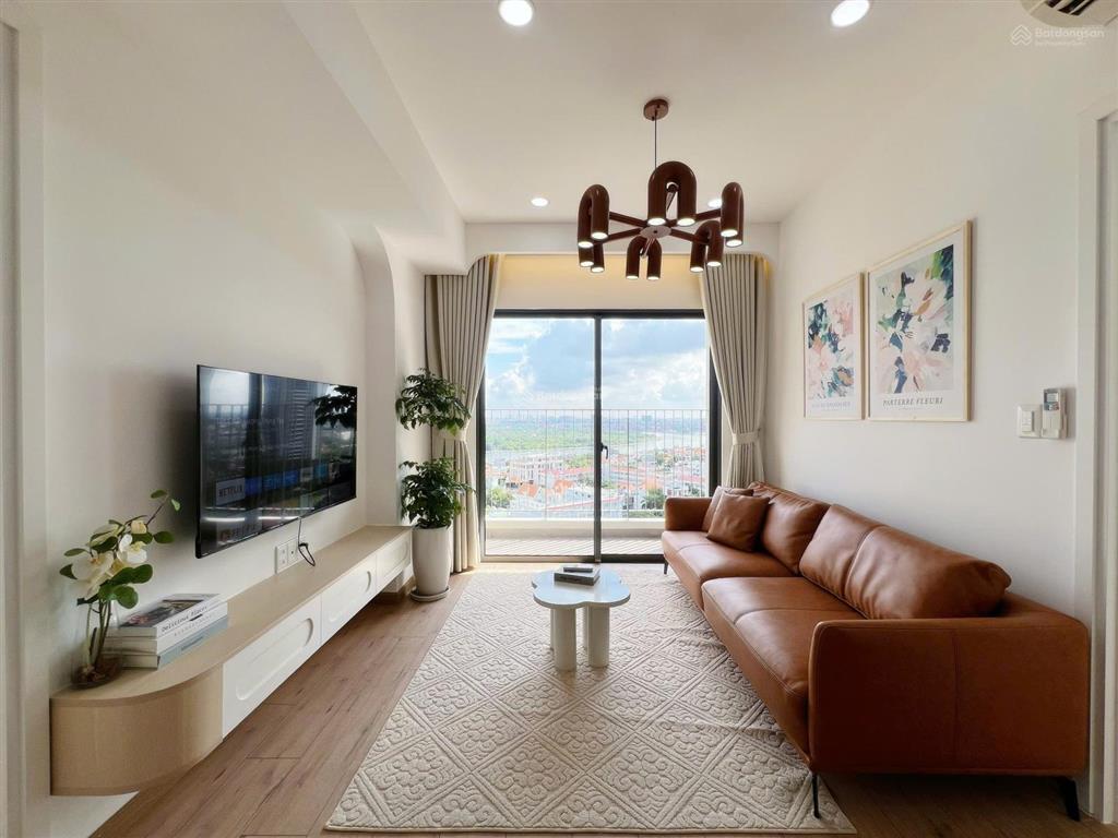 Bán căn 2pn layout 2 pn 2 bên kèm view yêu nước tại masteri thảo điền  0901 381 *** em ni