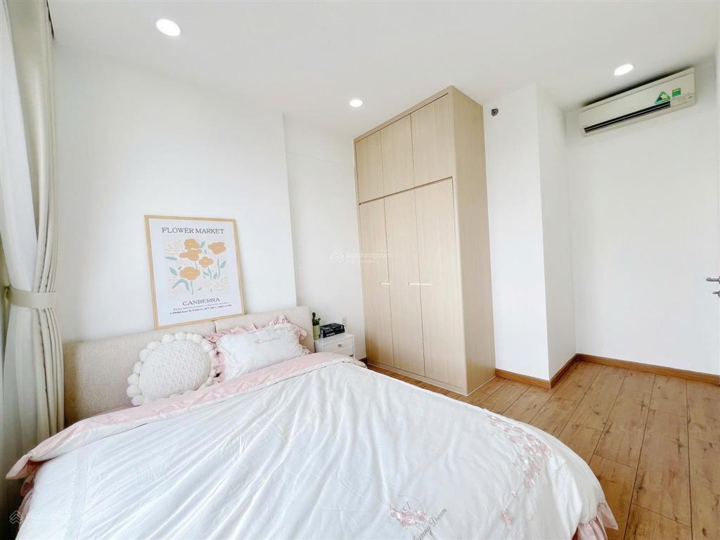 Bán căn 2pn layout 2 pn 2 bên kèm view yêu nước tại masteri thảo điền  0901 381 *** em ni