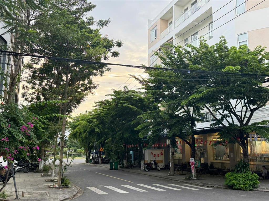Bán lô đất đường mỹ an 7 sát khán đài pháo hoa quốc tế. 100m2 giá 9tyxx