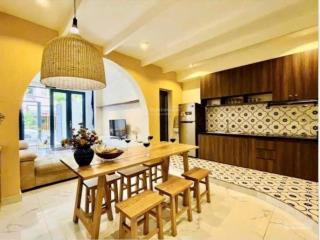 Bán nhà đẹp 2 tầng mt hoài thanh, dt 80m2, sát phạm hữu kính giá 12ty95