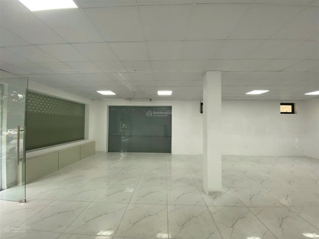 Cho thuê nhà phạm văn đồng, thành phố giao lưu. dt 240m2, 6 tầng 1 hầm, mt 16m, thang máy, 140tr