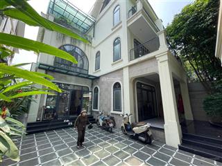 Cho thuê biệt thự trung văn  bắc hà, đường tố hữu. dt 150m2, 3 tầng, full nội thất. giá chỉ 40tr