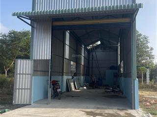 Bán đất sổ riêng thổ cư trên đất có xưởng nhỏ cho thuê 2ty150 tl mua là có dòng tiền hàng tháng .