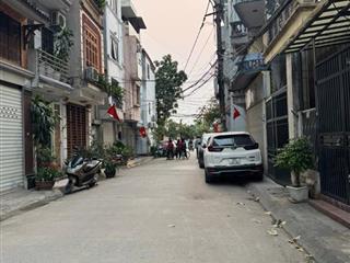 Bán nhà Gia Quất mặt ngõ thông oto tránh kinh doanh 51m x 4T giá 11 tỷ 4 còn tl. LH