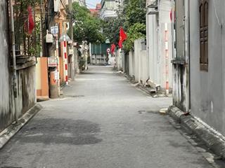 Bán Đất Giang Biên, 45m vuông đét, 10m ra oto tránh giá đầu tư. LH 0936123469