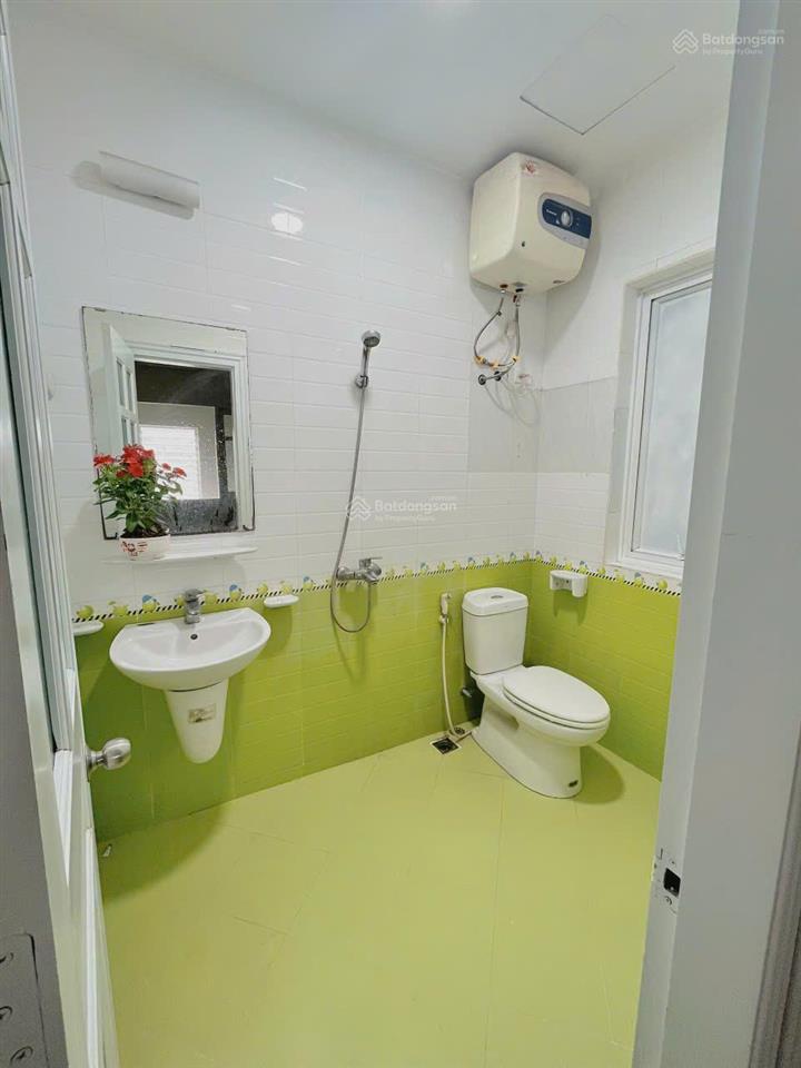 Cho thuê căn hộ 1 ngủ, 1 khách khép kín, thang máy full nội thất