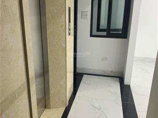Mình cho thuê nhà lô góc, đẹp, mới, thang máy, 105m2, 4.5t nhà hàng, kd, vp, phố trúc bạch  35 tr