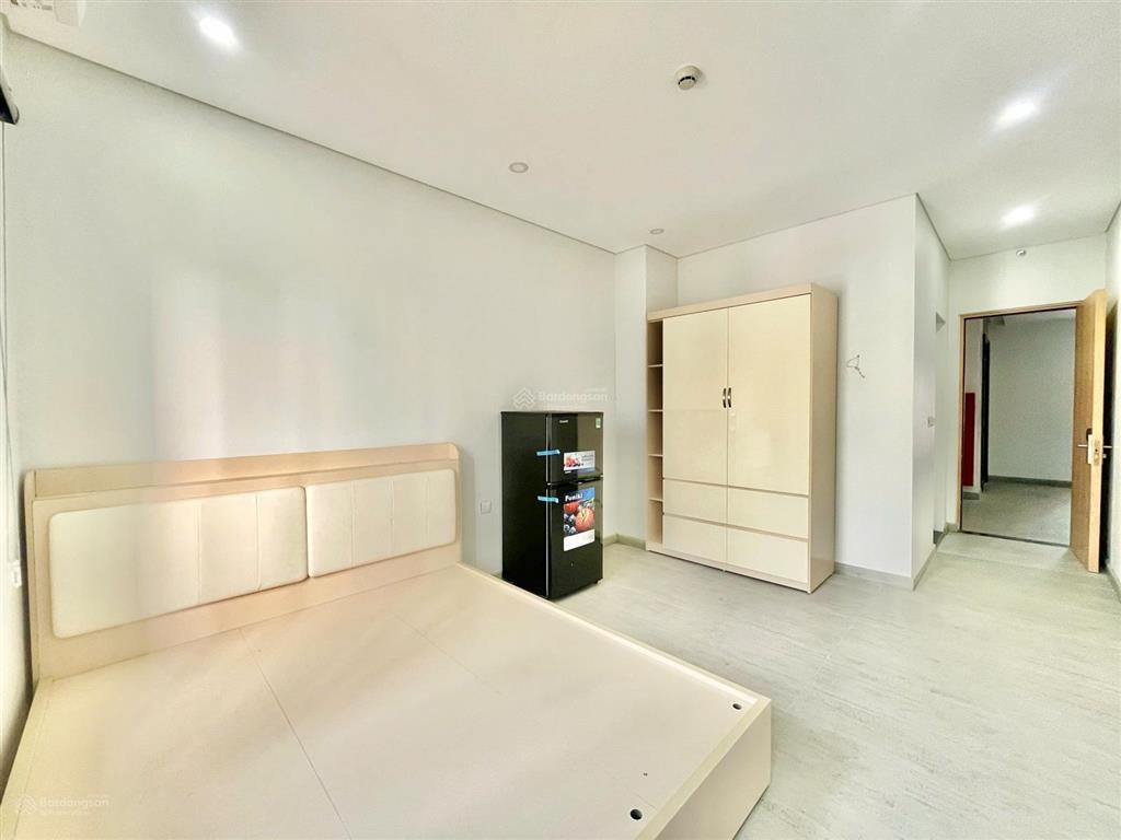 Căn hộ 1pn ban công full đồ  máy giặt riêng ngay ngã tư xuân la  võ chí công đảm bảo pccc