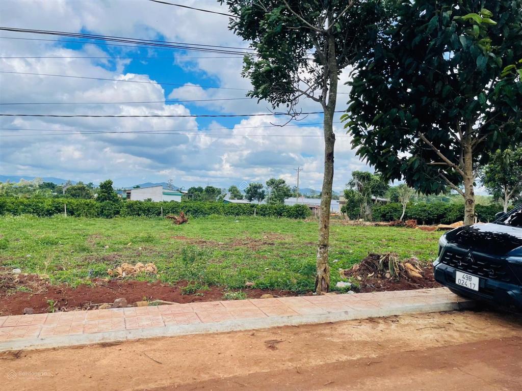 Gấp gấp ạ e còn 4 lô đất đẹp duy nhất trung tâm đức trọng lâm đồng