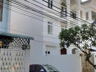 Biệt thự tân cổ điển ngay becamex cho thuê chỉ 25tr/tháng