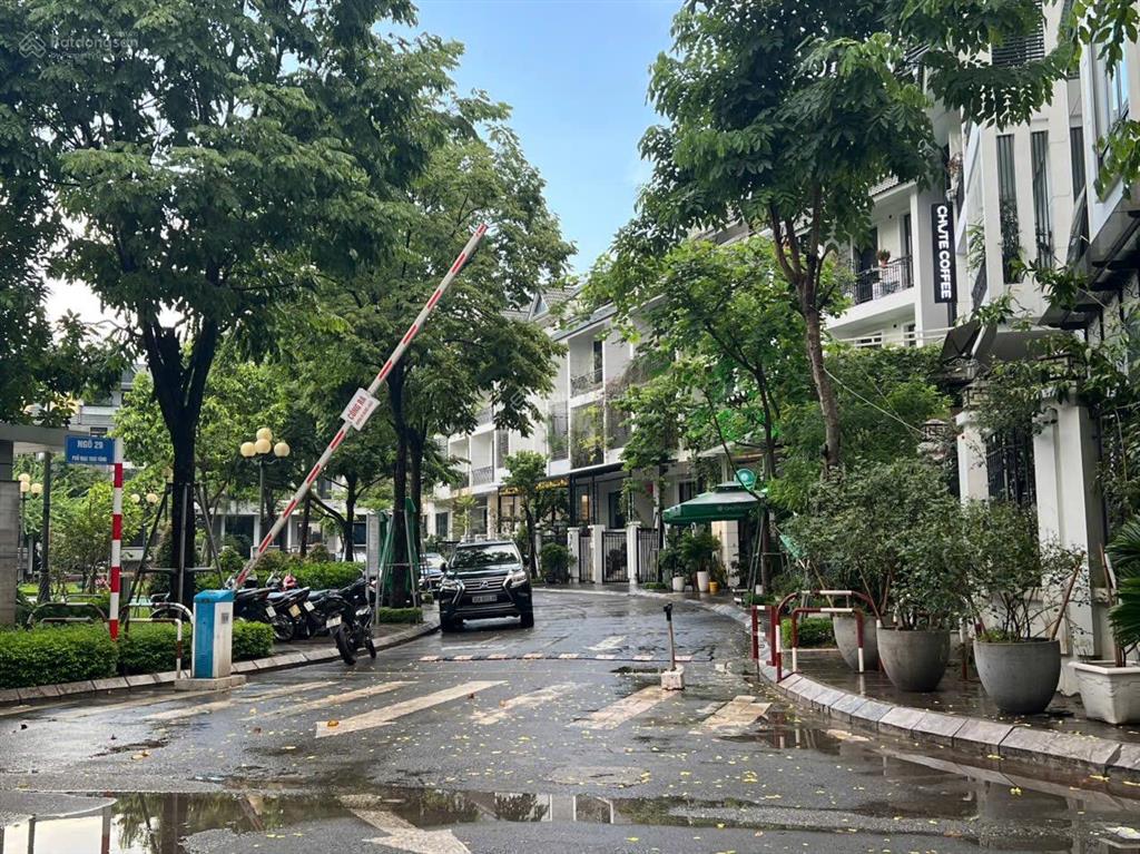 0368 973 ***. bt trung yên, trần duy hưng, cầu giấy cần cắt lỗ. dt 160m2. mt 7m, 4 tầng + 1 hầm