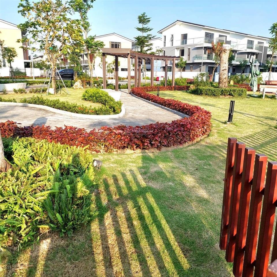 Biệt thự song lập beomes  tuyệt tác kiêu hãnh ven sông tự nhiên