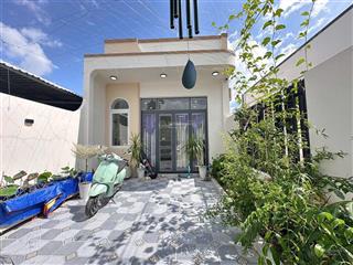 Bán nhà đẹp, rộng rãi, đường ôtô.cách tt hành chính 8phút.thuộc đạo thạnh.dt 5x42m.giá 1 tỷ 980tr