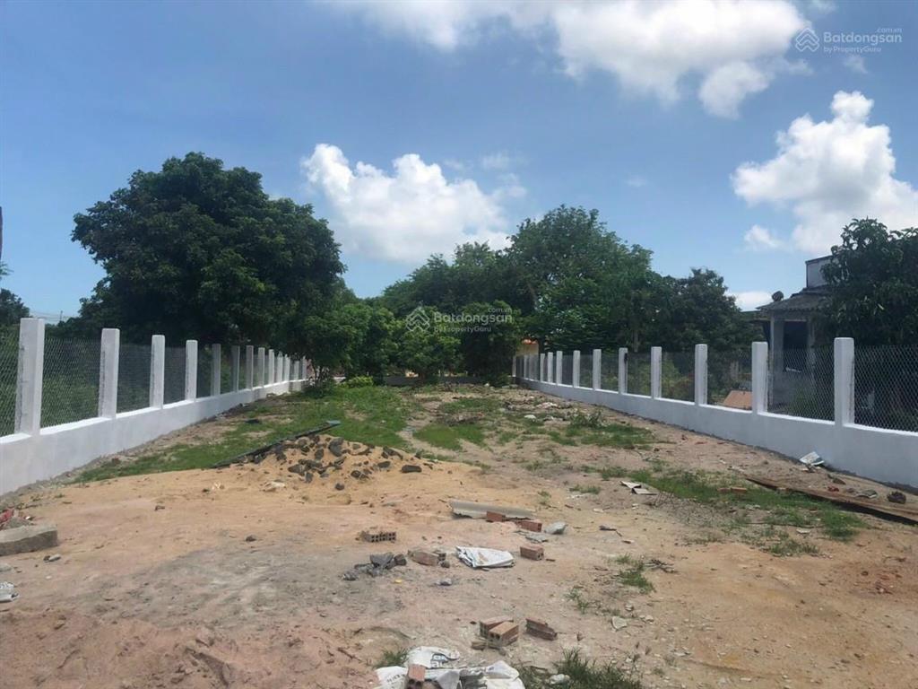 Bán lô đất mặt tiền 300m2. giá 350 triệu. đường nhựa 20m