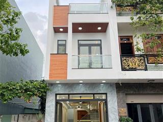 Nhà 140m2 sàn. đường nhựa 15m đối diện chợ. giá 2.2 tỷ
