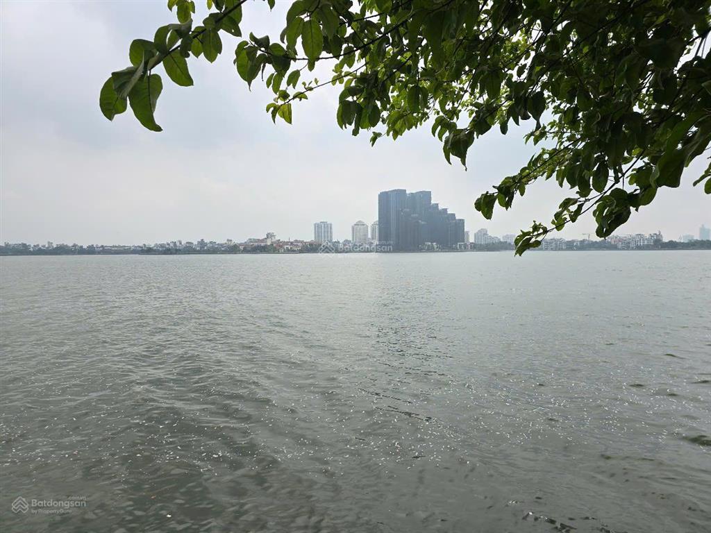 Hiếm mảnh đất gía đầu tư 360tr/m2 mặt phố hè 8m lạc long quân 200m2 mt~6 m nở hậu ~16m 71 tỷ tây hồ