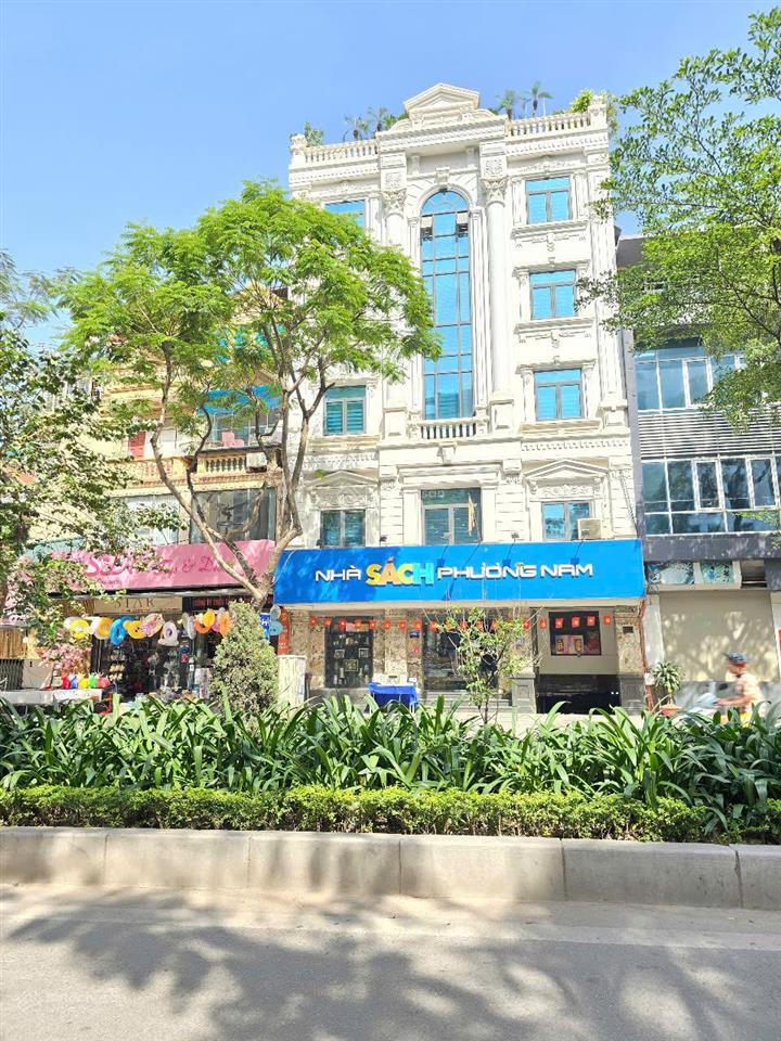 Tòa tttm thông sàn thang máy 150tr/th mặt phố lạc long quân 6 tầng 1 hầm 139m2 mt7.7m 50.9tỷ tây hồ