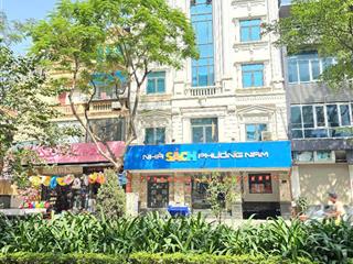 Tòa nhà tttm thông sàn thang máy cho thuê 150tr/th lạc long quân 6 tầng 139m2 mt7.7m 63.9tỷ tây hồ