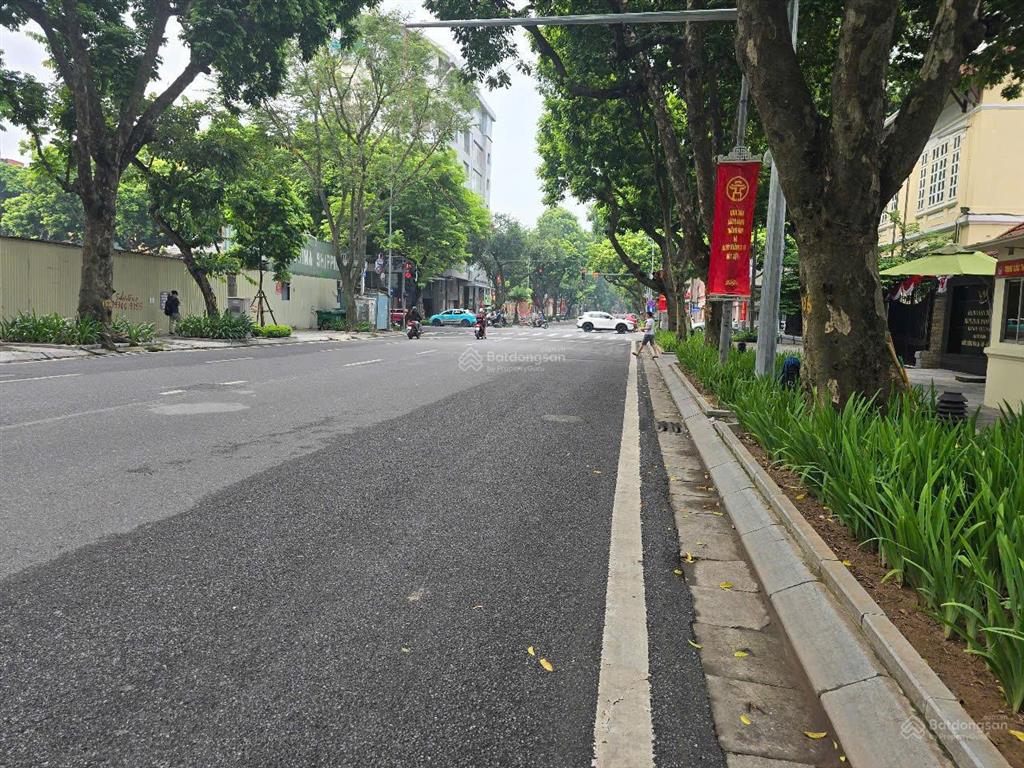 Cực hiếm hàng độc fochưa qua đầu tư mảnh đất vàng mặt phố trần hưng đạo 383m2 mt9.1m 375tỷhoàn kiếm