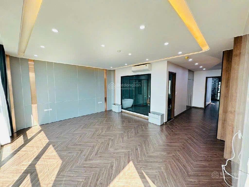 Mặt phố dòng tiền cho thuê 150tr/th nguyễn văn cừ 130m2 9t 1hầm thang máy mt 6.6m 57.5 tỷ long biên