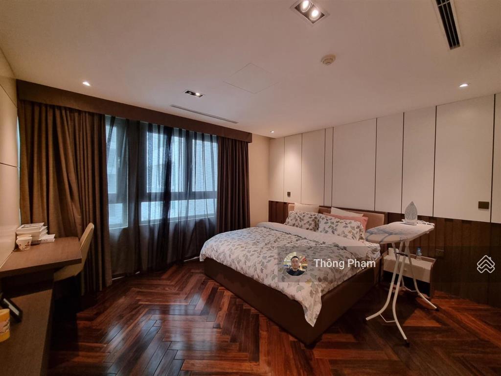 Bán căn hộ 372m2, giá thỏa thuận, 4pn, 3wc, thiết kế 2 tầng