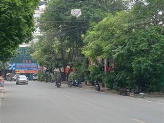 Nhà đẹp phân lô, vỉa hè rộng, kinh doanh, ô tô vào nhà,diện tích 60m 5 tầng mặt tiền 5m 22tỷ tl