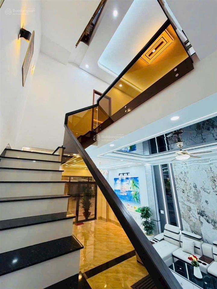 Một trệt 3 lầu mới tdc bửu hòa đối diện công viên trung tâm bh đn