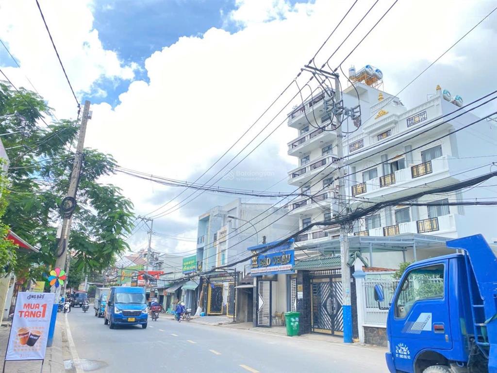 Bán mặt tiền kinh doanh đa ngành nghề sát bên vành đai 2  phạm văn đồng  650m2  chỉ hơn 40tr/m2