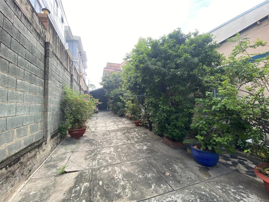 Bán mặt tiền kinh doanh đa ngành nghề sát bên vành đai 2  phạm văn đồng  650m2  chỉ hơn 40tr/m2